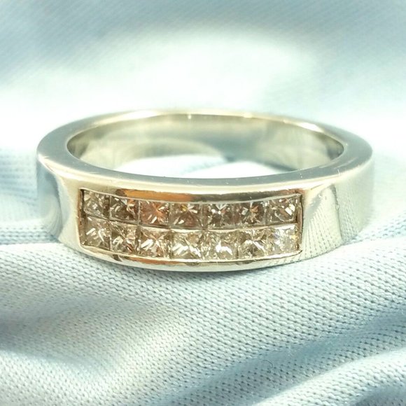 Exquisite Solid Platinum Wedding Ring Band With Diamonds - Nice!! - Picture 1 of 11